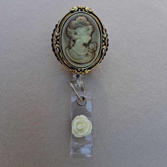 Cameo Badge Reel - Picture 1 of 2